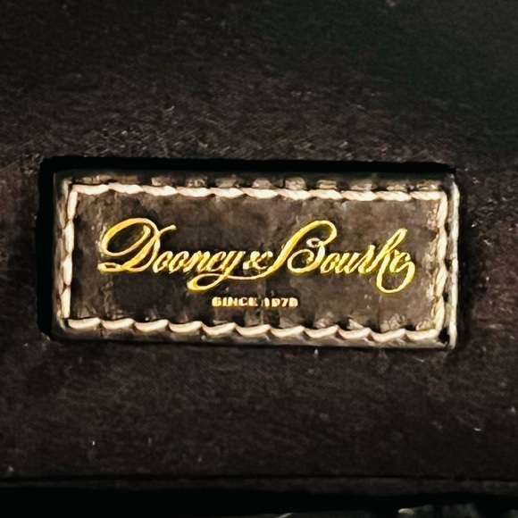 Dooney & Bourke Crossbody Bag EUC - Picture 4 of 7